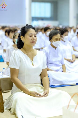 ภาพ No.139213:พิธีตักบาตร , พิธีบูชาข้าวพระ ณ ห้องแก้วสารพัด 1 สภาธรรมกายสากล วัดพระธรรมกาย วันอาทิตย์ต้นเดือนที่ 2 มิถุนายน พ.ศ. 2567