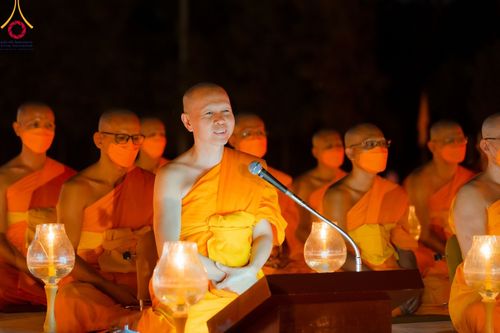 ภาพ No.109722:พิธีจุดประทีปถวายเป็นพุทธบูชา และบูชาธรรมมหาปูชนียาจารย์ วันที่ 10 มกราคม พ.ศ. 2567 ณ อนุสรณ์สถานคลองบางนางแท่น อ.สามพราน จ.นครปฐม