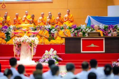 ภาพ No.167850:พิธีทอดกฐิน และ พิธีกรานกฐิน ในวันอาทิตย์ที่ 3 พฤศจิกายน พ.ศ. 2567 ณ วัดพระธรรมกาย จ.ปทุมธานี