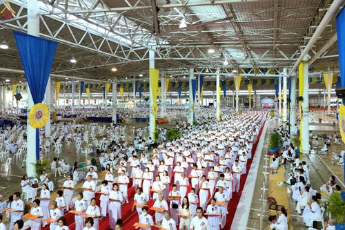 ภาพ No.240842:วันพุธที่ 27 สิงหาคม พ.ศ. 2568 พิธีทอดผ้าป่าเพื่อสร้างอาคาร  82 ปี หลวงพ่อธัมมชโย สมทบกฐินวัดพระธรรมกาย และกฐิน 30,000 วัดทั่วประเทศ ครั้งที่ 1