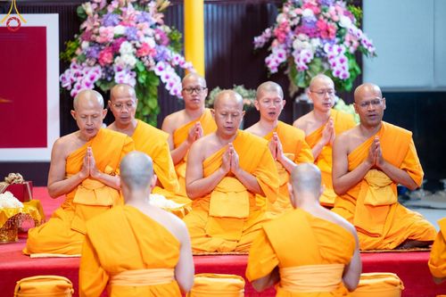 ภาพ No.136423:พิธีอุปสมบทสามเณรเตรียมสถาบันธรรมชัย รุ่นที่ 21 ณ โบสถ์พระไตรปิฏก วัดพระธรรมกาย วันเสาร์ที่ 4 พฤษภาคม พ.ศ.2567