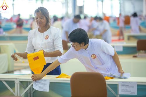 ภาพ No.59787:V.39 ทุ่มสุดใจ ธรรมชัย 80 ปี การเตรียมงาน การปฏิบัติงาน ของเจ้าหน้าที่หน่วยงานต่างๆ เพื่อพิธีฉลองอายุวัฒนมงคล 80 ปี หลวงพ่อธัมมชโย และรับถวายมหาสังฆทาน 10,000 กว่าวัดทั่วประเทศ ในวันคุ้มครองโลก จันทร์ที่ 22 เมษายน พ.ศ. 2567