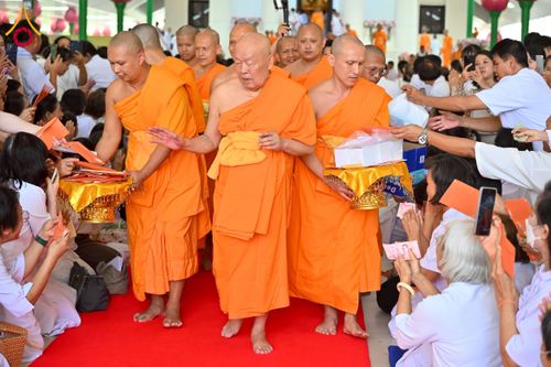 ภาพ No.223888:วันอาทิตย์ที่ 11 พฤษภาคม พ.ศ. 2568 พิธีอุปสมบทสามเณรเปรียญธรรมอุปสมบทอุทิศชีวิต 9 รูป อุบาสก 1 ท่าน ณ อุโบสถพระไตรปิฏกวัดพระธรรมกาย