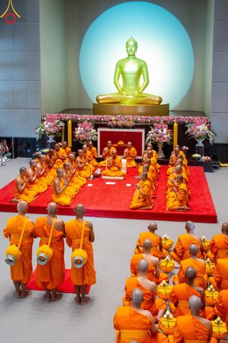 ภาพ No.159849:พิธีตัดปอยผมปลงผมนาคธรรมทายาท, พิธีบรรพชาอุปสมบทหมู่ โครงการอุปสมบทหมู่บูชาธรรม 140 ปี พระมงคลเทพมุนี (สด จนฺทสโร) ณ โบสถ์พระไตรปิฏก วัดพระธรรมกาย วันเสาร์ที่ 5 ตุลาคม พ.ศ. 2567