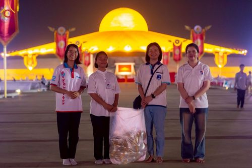 ภาพ No.219222:วันที่ 19-21 เมษายน พ.ศ. 2568 การเตรียมงานในลานธรรม , วิหารคด เพื่องานวันคุ้มครองโลก 22 เมษายน พ.ศ. 2568