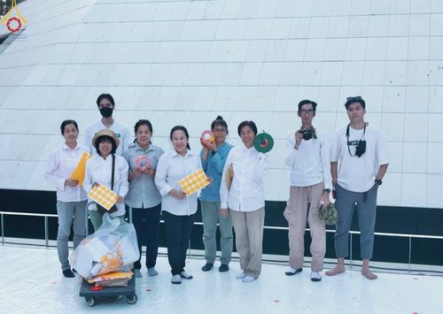 ภาพ No.198870:V.50 สารพัดV สารพัดดี ที่ธรรมยาตรา ในโครงการธรรมยาตรา กตัญญูบูชา มหาปูชนียาจารย์ พระมงคลเทพมุนี(สด จนฺทสโร) พระผู้ปราบมาร อนุสรณ์สถาน 7 แห่ง ปีที่ 13 ระหว่างวันที่ 2-31 มกราคม พ.ศ. 2568