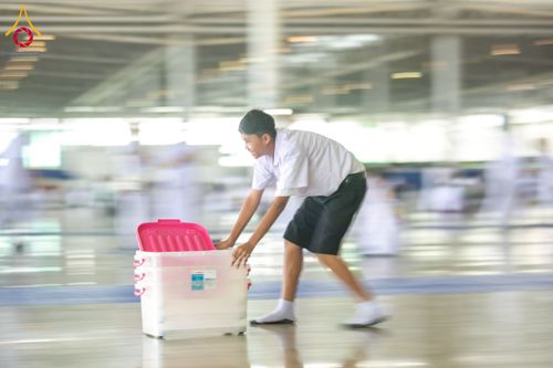 ภาพ No.256917:วันที่ 5 ตุลาคม พ.ศ. 2568 พิธีตักบาตร ข้าวสารอาหารแห้ง ณ บ้านแก้วเรือนทองคุณยายฯ สภาธรรมกายสากล วัดพระธรรมกาย