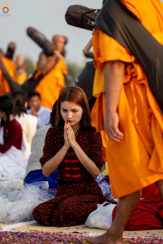 ภาพ No.299723:วันที่ 18 มกราคม พ.ศ. 2569 พิธีต้อนรับพระธรรมยาตรา (ภาพชุดที่ 2) ณ อนุสรณ์สถานลำดับที่ 5  สถานที่เผยแผ่วิชชาธรรมกายครั้งแรก อนุสรณ์สถานบางปลา วัดบางปลา อำเภอบางเลน จังหวัดนครปฐม ในโครงการธรรมยาตรา กตัญญูบูชา มหาปูชนียาจารย์ พระมงคลเทพมุนี(สด จนฺทสโร) พระ