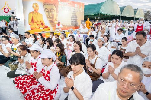 ภาพ No.301157:วันที่ 23 มกราคม พ.ศ. 2569 พิธีถวายภัตตาหารเป็นสังฆทาน แด่พระธรรมยาตรา ณ อนุสรณ์สถานบางปลา วัดบางปลา อำเภอบางเลน จังหวัดนครปฐม ในโครงการธรรมยาตรา กตัญญูบูชา มหาปูชนียาจารย์ พระมงคลเทพมุนี(สด จนฺทสโร) พระผู้ปราบมาร อนุสรณ์สถาน 7 แห่ง ปีที่ 14