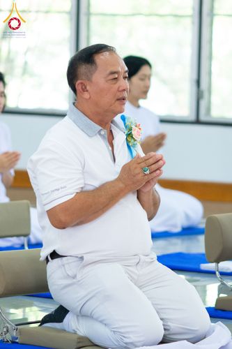 ภาพ No.278424:วันพุธที่ 10 ธันวาคม พ.ศ.2568  พิธีทอดผ้าป่าเพื่อสนับสนุนโครงการตักบาตรพระ 10,000 รูป เมืองกาญจนบุรี ณ อาคารปลูกศรัทธา วัดพระธรรมกาย