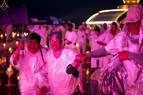 ภาพ No.118415:พิธีจุดประทีปถวายเป็นพุทธบูชา และบูชาธรรมมหาปูชนียาจารย์ พระมงคลเทพมุนี(สด จนฺทสโร) วันที่ 24 มกราคม พ.ศ. 2567 ณ อนุสรณ์สถานบางปลา อ.บางเลน จ.นครปฐม