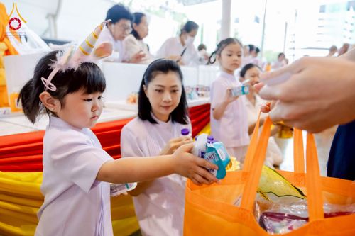 ภาพ No.273092:วันอาทิตย์ที่ 23 พฤศจิกายน พ.ศ.2568 พิธีมุทิตาสักการะ พระมหาเถระและพระเถระ ประจำปีพุทธศักราช 2568 ณ ห้องแก้วสารพัดนึก 2 สภาธรรมกายสากล  วัดพระธรรมกาย