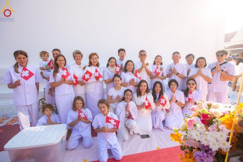 ภาพ No.197869:พิธีตักบาตรพระธรรมยาตรา ณ อนุสรณ์สถานลำดับที่ 4 สถานที่เกิดด้วยกายธรรม วัดโบสถ์(บน) ต.บางคูเวียง จ.นนทบุรี ในโครงการธรรมยาตรา กตัญญูบูชา มหาปูชนียาจารย์ พระมงคลเทพมุนี(สด จนฺทสโร) พระผู้ปราบมาร อนุสรณ์สถาน 7 แห่ง ปีที่ 13 วันที่ 19 มกราคม พ.ศ. 2568