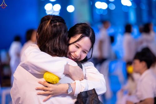 ภาพ No.280408:วันที่ 31 ธันวาคม พ.ศ.2568 -วันที่ 1 มกราคม พ.ศ.2569 พิธีฉลองชัยสวดมนต์บทธัมมจักกับปปวัตนสูตร ครบ 8,000,000,000 จบ , พิธีสวดมนต์ข้ามปี ณ วัดพระธรรมกาย