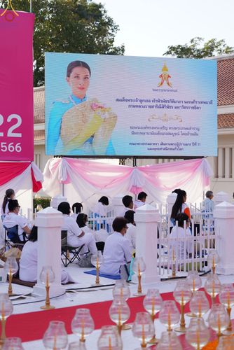 ภาพ No.73360:พิธีจุดประทีปถวายเป็นพุทธบูชา และบูชาธรรมมหาปูชนียาจารย์ ในโครงการธรรมยาตรากตัญญูบูชา มหาปูชนียาจารย์ พระมงคลเทพมุนี(สด จนฺทสโร) พระผู้ปราบมาร ปีที่ 11 ณ อนุสรณ์สถานลำดับที่ 4 สถานที่เกิดด้วยกายธรรม วัดโบสถ์ (บน) บางคูเวียง อ.บางกรวย จ.นนทบุรี วันที่ 21 