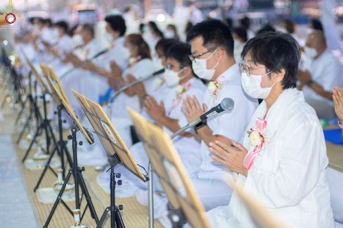 ภาพ No.73970:พิธีถวายภัตตาหารเป็นสังฆทาน แด่คณะพระธรรมยาตราฯ ในโครงการธรรมยาตรากตัญญูบูชา มหาปูชนียาจารย์ พระมงคลเทพมุนี(สด จนฺทสโร) พระผู้ปราบมาร อนุสรณ์สถาน 7 แห่ง ปีที่ 11 วันที่ 24 มกราคม พ.ศ. 2566