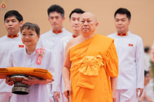 ภาพ No.343241:วันที่ 16 สิงหาคม พ.ศ.2569 พิธีมุทิตาสักการะพระราชาคณะ ณ ห้องแก้วสารพัดนึก 2 วัดพระธรรมกาย