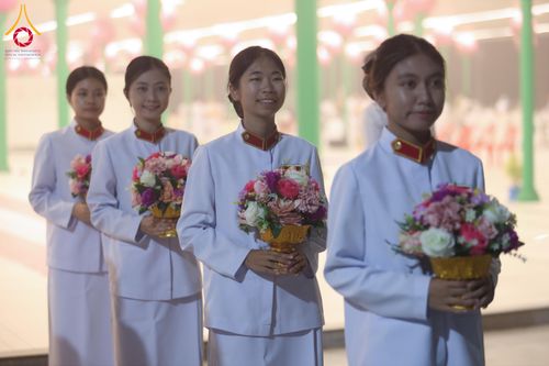 ภาพ No.298007:วันเสาร์ที่ 17 มกราคม พ.ศ. 2569 พิธีบรรพชาอุปสมบท โครงการอุปสมบทหมู่ บูชาธรรมครบ 117 ปี คุณยายอาจารย์มหารัตนอุบาสิกาจันทร์ ขนนกยูง  ณ อุโบสถพระไตรปิฎก วัดพระธรรมกาย