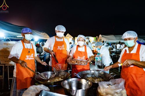 ภาพ No.71134:พิธีถวายภัตตาหารเป็นสังฆทาน แด่คณะพระธรรมยาตราฯ ในโครงการธรรมยาตราฯ ปีที่ 11 ณ อนุสรณ์สถานคลองบางนางแท่น อ.สามพราน จ.นครปฐม วันที่ 14 มกราคม พ.ศ. 2566