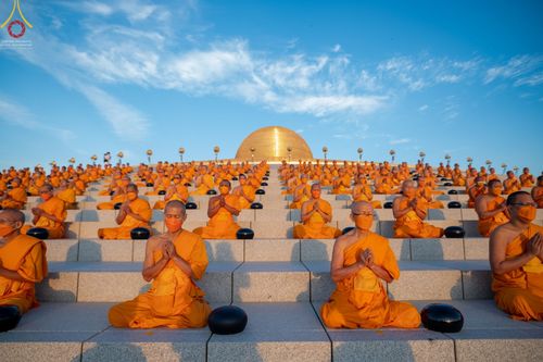 ภาพ No.68666:พิธีตักบาตรฉลองพระใหม่ วันที่ 1 มกราคม พ.ศ. 2566 ณ วัดพระธรรมกาย จ.ปทุมธานี