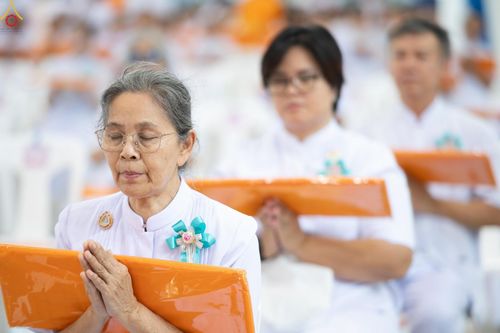 ภาพ No.345584:วันพฤหัสบดีที่ 27 สิงหาคม พ.ศ.2569 พิธีทอดผ้าป่าเพื่อถวายอุปกรณ์สื่อโสตทัศน์ อาคาร 82 ปี หลวงพ่อธัมมชโย พิธีทอดผ้าป่าสมทบกฐินวัดพระธรรมกาย และสมทบกฐิน 30,000 กว่าวัดทั่วไทย ครั้งที่ 1 ประจำปี พุทธศักราช 2569 ณ วัดพระธรรมกาย ปทุมธานี