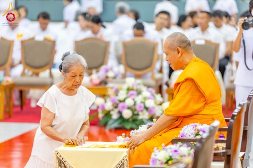 ภาพ No.316079:วันศุกร์ที่ 27 มีนาคม พ.ศ. 2569 พิธีบำเพ็ญกุศล คุณพ่อณรงค์ จินตมากุล  สิริอายุ 99 ปี 11 เดือน โยมบิดา พระครูปลัดรัตนวีรวัฒน์ (รังสฤษดิ์ อิทฺธิจินตโก) ที่ปรึกษาเจ้าคณะจังหวัดปทุมธานี เจ้าอาวาสวัดพระธรรมกาย  ณ ห้องปลูกศรัทธา 2 วัดพระธรรมกาย ปทุมธานี