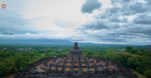 ภาพ No.68580:พระภิกษุสามเณรธรรมทายาท ปฎิบัติธรรม ณ มหาเจดีย์บรมพุทโธ ประเทศอินโดนีเซีย วันที่ 26 ธันวาคม พ.ศ. 2565