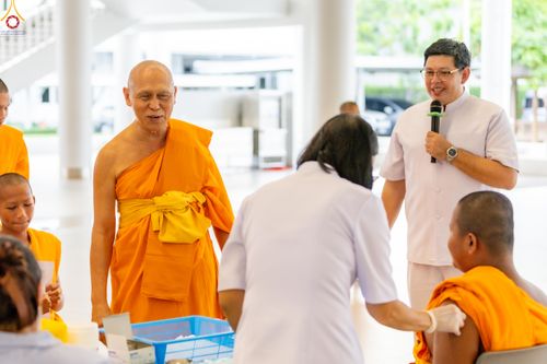 ภาพ No.331875:วันที่ 5 พฤษภาคม พ.ศ.2569 ศูนย์การแพทย์บุญรักษา ร่วมกับคลินิกใจใส จัดถวายวัคซีนป้องกันไข้หวัดใหญ่  แด่คณะพระภิกษุสามเณรกว่า 500 รูป