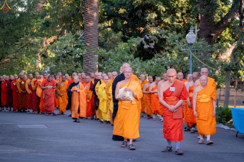 ภาพ No.332683:วันอาทิตย์ที่ 31 พฤษภาคม พ.ศ. 2569 วันวิสาขบูชา ณ วัดพระธรรมกายแคลิฟอร์เนีย  ประเทศสหรัฐอเมริกา