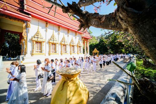 ภาพ No.71640:พระธรรมยาตรา ปฏิบัติศาสนกิจ ทำนุบำรุงศาสนสถาน, สวดธรรมจักร ,ปฏิบัติธรรม ร่วมกับชุมชน,นักเรียนเด็กดีวีสตาร์ และร่วมพิธีทอดผ้าป่าบำรุงศาสนสถาน ในโครงการธรรมยาตรากตัญญูบูชา มหาปูชนียาจารย์ พระมงคลเทพมุนี(สด จนฺทสโร) พระผู้ปราบมาร อนุสรณ์สถาน 7 แห่ง ปีที่ 11
