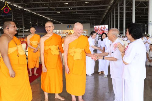 ภาพ No.316452:วันอาทิตย์ที่ 29 มีนาคม พ.ศ. 2569 พิธีทอดผ้าบังสุกุลและพิธีชำระร่าง โยมพ่อณรงค์ จินตมากุล  สิริอายุ 99 ปี 11 เดือน โยมบิดา พระครูปลัดรัตนวีรวัฒน์ (รังสฤษดิ์ อิทฺธิจินตโก) ที่ปรึกษาเจ้าคณะจังหวัดปทุมธานี เจ้าอาวาสวัดพระธรรมกาย  ณ ฌาปนสถานชั่วคราว ทางเข้า 