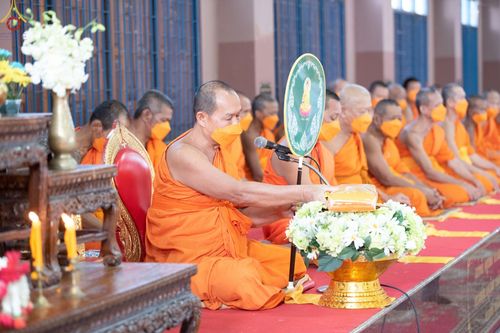 ภาพ No.69200:พระธรรมยาตรา ปฏิบัติศาสนกิจ ทำนุบำรุงศาสนสถาน, สวดธรรมจักร, ปฏิบัติธรรม ร่วมกับชุมชน,นักเรียนเด็กดีวีสตาร์ และร่วมพิธีทอดผ้าป่าบำรุงศาสนสถาน ในโครงการธรรมยาตรากตัญญูบูชา มหาปูชนียาจารย์ พระมงคลเทพมุนี(สด จนฺทสโร) พระผู้ปราบมาร อนุสรณ์สถาน 7 แห่ง ปีที่ 11