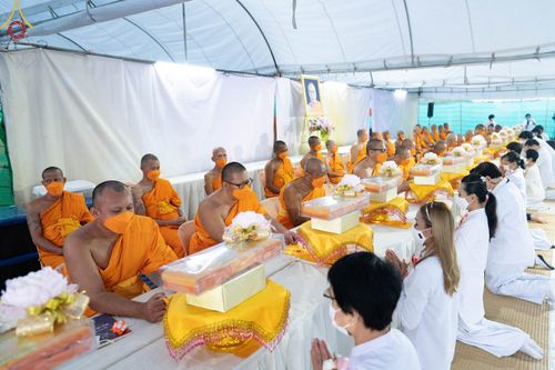 พิธีถวายภัตตาหารเป็นสังฆทาน แด่คณะพระธรรมยาตราฯ ในโครงการธรรมยาตราฯ ปีที่ 11 ณ อนุสรณ์สถานคลองบางนางแท่น อ.สามพราน จ.นครปฐม วันที่ 13 มกราคม พ.ศ. 2566