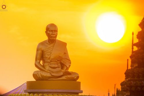 ภาพ No.71970:พิธีตักบาตรพระธรรมยาตราฯ ในโครงการธรรมยาตรากตัญญูบูชา มหาปูชนียาจารย์ พระมงคลเทพมุนี(สด จนฺทสโร) พระผู้ปราบมาร ปีที่ 11 ณ อนุสรณ์สถานลำดับที่ 3 สถานที่เกิดใหม่ในเพศสมณะ วัดสองพี่น้อง อ.สองพี่น้อง จ.สุพรรณบุรี วันที่ 18 มกราคม พ.ศ. 2566