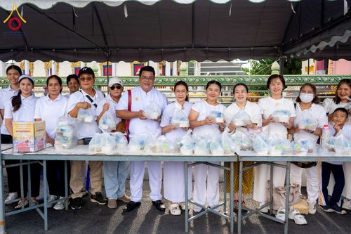 ภาพ No.284723:วันอาทิตย์ที่ 14 ธันวาคม พ.ศ.2568  พิธีทำบุญเมืองสุราษฎร์ธานี 110ปี และพิธีตักบาตรพระสงฆ์ 1,110 รูป  ณ บริเวณริมน้ำวัดกลาง (เก่า) ถนนบ้านดอน ตำบลตลาดใหม่ อำเภอเมือง จังหวัดสุราษฎร์ธานี