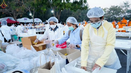 ภาพ No.71467:พิธีถวายภัตตาหารเป็นสังฆทาน แด่คณะพระธรรมยาตราฯ ในโครงการธรรมยาตรากตัญญูบูชา มหาปูชนียาจารย์ พระมงคลเทพมุนี(สด จนฺทสโร) พระผู้ปราบมาร อนุสรณ์สถาน 7 แห่ง ปีที่ 11 วันที่ 16 มกราคม พ.ศ. 2566