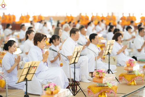 ภาพ No.348227:วันที่ 10 กันยายน พ.ศ.2569 พิธีสวดพระพุทธมนต์ และถวายภัตตาหารเป็นสังฆทาน เนื่องในวันครบ 26 ปี วันคล้ายละสังขาร คุณยายอาจารย์มหารัตนอุบาสิกาจันทร์ ขนนกยูง ณ หอฉันคุณยายอาจารย์ฯ วัดพระธรรมกาย