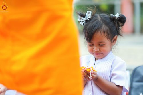 ภาพ No.68925:พิธีต้อนรับพระธรรมยาตรา ในโครงการธรรมยาตรากตัญญูบูชา มหาปูชนียาจารย์ พระมงคลเทพมุนี(สด จนฺทสโร) พระผู้ปราบมาร อนุสรณ์สถาน 7 แห่ง ปีที่ 11 วันที่ 3 มกราคม พ.ศ. 2566 ณ อนุสรณ์สถานมหาวิหารพระมงคลเทพมุนี จ.สุพรรณบุรี