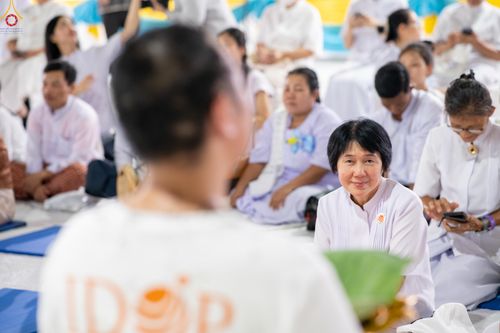 ภาพ No.338300:วันอาทิตย์ที่ 5 กรกฎาคม พศ.2569 พิธีตัดปอยผมธรรมทายาทนานาชาติ IDOP รุ่นที่ 21 จากประเทศจีน มาเลเซีย สิงคโปร์ และไต้หวัน ณ โถงช้าง วัดพระธรรมกาย