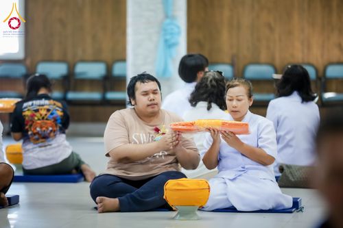 ภาพ No.317462:วันอาทิตย์ ที่ 29 มีนาคม พ.ศ.2569  พิธีปลงผม , พิธีขอขมามอบบาตรและผ้าไตร , พิธีบรรพชา ณ ศูนย์ปฏิบัติธรรมสมุทรปราการ จำนวน 42 รูป