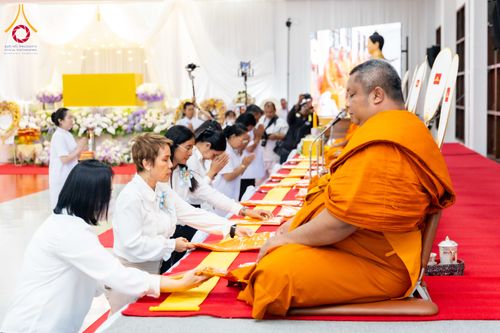 ภาพ No.316132:วันศุกร์ที่ 27 มีนาคม พ.ศ. 2569 พิธีบำเพ็ญกุศล คุณพ่อณรงค์ จินตมากุล  สิริอายุ 99 ปี 11 เดือน โยมบิดา พระครูปลัดรัตนวีรวัฒน์ (รังสฤษดิ์ อิทฺธิจินตโก) ที่ปรึกษาเจ้าคณะจังหวัดปทุมธานี เจ้าอาวาสวัดพระธรรมกาย  ณ ห้องปลูกศรัทธา 2 วัดพระธรรมกาย ปทุมธานี