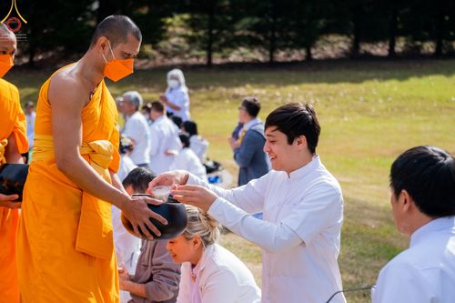 ภาพ No.63998:พิธีทอดกฐินสามัคคี ประจำปีพุทธศักราช 2565 ณ วัดพระธรรมกายจอร์เจีย ประเทศสหรัฐอเมริกา วันอาทิตย์ที่  23  ตุลาคม  พ.ศ. 2565