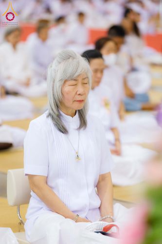 ภาพ No.318342:วันอาทิตย์ต้นเดือนที่ 5 เมษายน พ.ศ.2569 พิธีบูชาข้าวพระ ณ สภาธรรมกายสากล วัดพระธรรมกาย