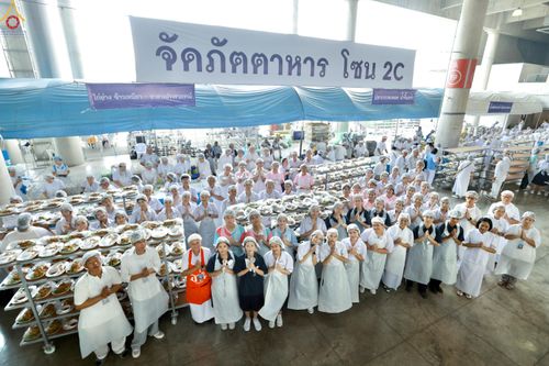 ภาพ No.323734:วันที่ 22 เมษายน พ.ศ.2569(วันคุ้มครองโลก) งานถวายมหาสังฆทาน 40,000 กว่าวัดทั่วประเทศ คณะสงฆ์ฉันภัตตาหารเพล