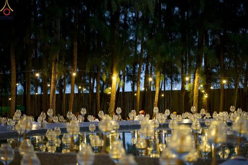 ภาพ No.69474:พิธีจุดประทีปถวายเป็นพุทธบูชา และบูชาธรรมมหาปูชนียาจารย์ ในโครงการธรรมยาตรากตัญญูบูชา มหาปูชนียาจารย์ พระมงคลเทพมุนี(สด จนฺทสโร) พระผู้ปราบมาร ปีที่ 11 ณ อนุสรณ์สถานมหาวิหารพระมงคลเทพมุนี อ.สองพี่น้อง จ.สุพรรณบุรี