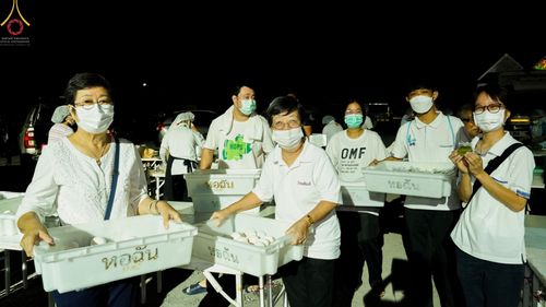 ภาพ No.72575:พิธีถวายภัตตาหารเป็นสังฆทาน แด่คณะพระธรรมยาตราฯ ในโครงการธรรมยาตรากตัญญูบูชา มหาปูชนียาจารย์ พระมงคลเทพมุนี(สด จนฺทสโร) พระผู้ปราบมาร อนุสรณ์สถาน 7 แห่ง ปีที่ 11 วันที่ 19 มกราคม พ.ศ. 2566