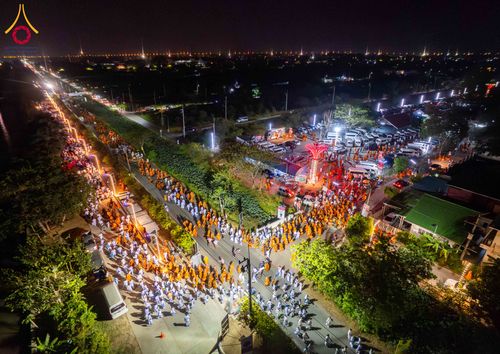 ภาพ No.324538:วันที่ 22 เมษายน พ.ศ.2569 (วันคุ้มครองโลก) บรรยากาศพระสังฆาธิการและสาธุชน การเดินทางกลับ งานถวายมหาสังฆทาน 40,000 กว่าวัดทั่วประเทศ วัดพระธรรมกาย