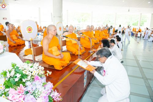 ภาพ No.343103:วันที่ 13 สิงหาคม พ.ศ.2569 พิธีบุพเปตพลี ครั้งที่ 186 ร่วมอุทิศส่วนกุศล แด่หมู่ญาติผู้ล่วงลับไปแล้ว และเป็นปัจจัยสนับสนุน การเผยแผ่พระพุทธศาสนา ณ หอฉันคุณยายอาจารย์ วัดพระธรรมกาย