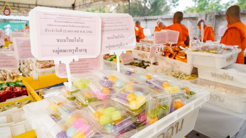 ภาพ No.73795:พิธีถวายภัตตาหารเป็นสังฆทาน แด่คณะพระธรรมยาตราฯ ในโครงการธรรมยาตรากตัญญูบูชา มหาปูชนียาจารย์ พระมงคลเทพมุนี(สด จนฺทสโร) พระผู้ปราบมาร อนุสรณ์สถาน 7 แห่ง ปีที่ 11 วันที่ 22 มกราคม พ.ศ. 2566