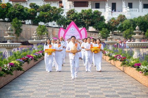 ภาพ No.317867:วันพุธที่ ๑ เมษายน พ.ศ.๒๕๖๙  โครงการบรรพชาสามเณรภาคฤดูร้อน รุ่นที่ ๓๓  ประจำปี ๒๕๖๙ บูชาธรรม ๘๒ ปี หลวงพ่อธัมมชโย  ณ วัดบ้านขุน อำเภอฮอด จังหวัดเชียงใหม่